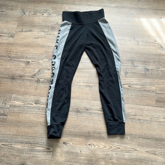 Nike Women's Sportswear Essential Logo Leggings size S Activewear Athleisure - Picture 5 of 5